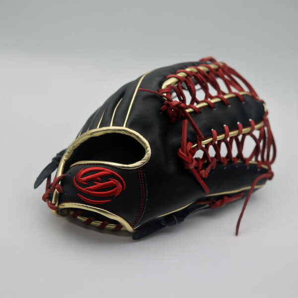 Alpha Magma-Outfielder-12.75 inch